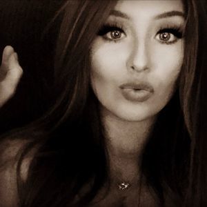 Meet your Posher, Courtney